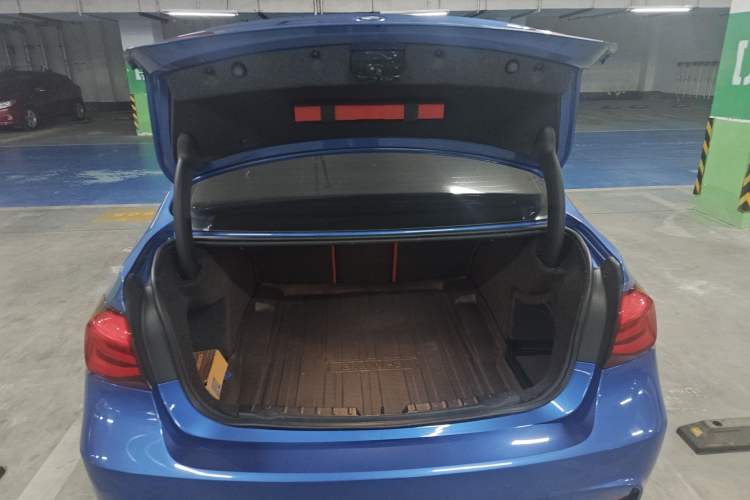 Used BMW 3 Series 2018 330Li M Sport Shadow Edition Trunk