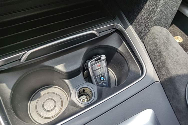 Used BMW 3 Series 2018 320i M Sport Package Vehicle Key