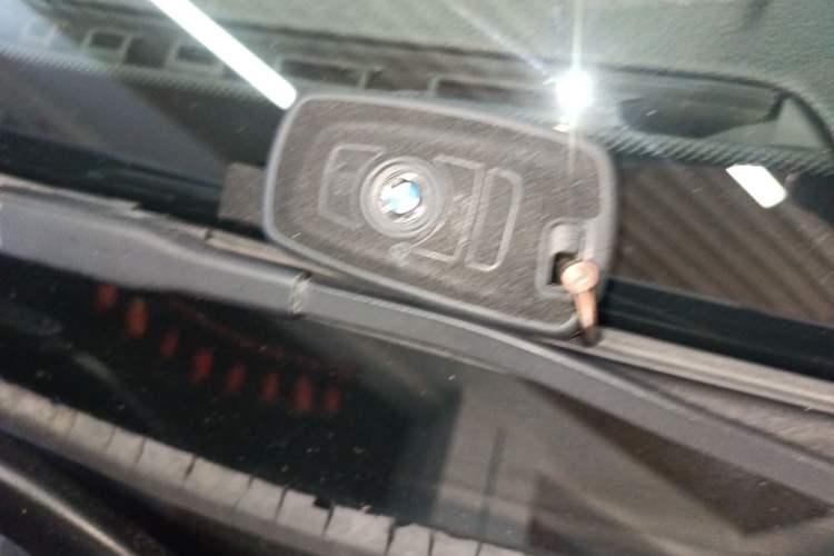 Used BMW 3 Series 2018 320i M Sport Package Vehicle Key
