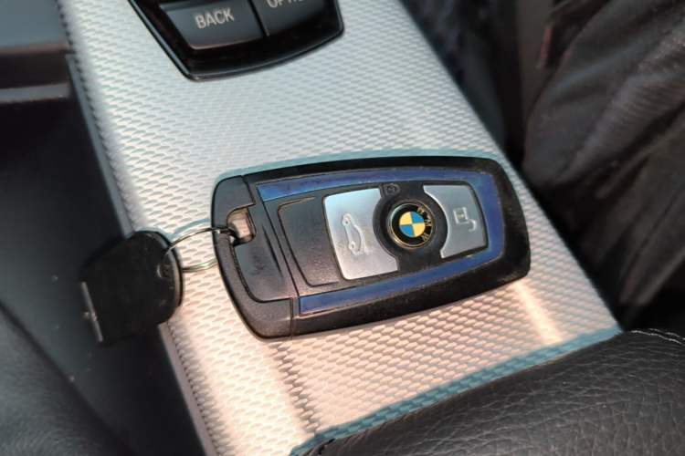 Used BMW 3 Series 2018 320i M Sport Package Vehicle Key