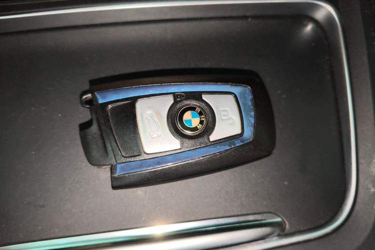 Used BMW 3 Series 2018 320i M Sport Package Vehicle Key