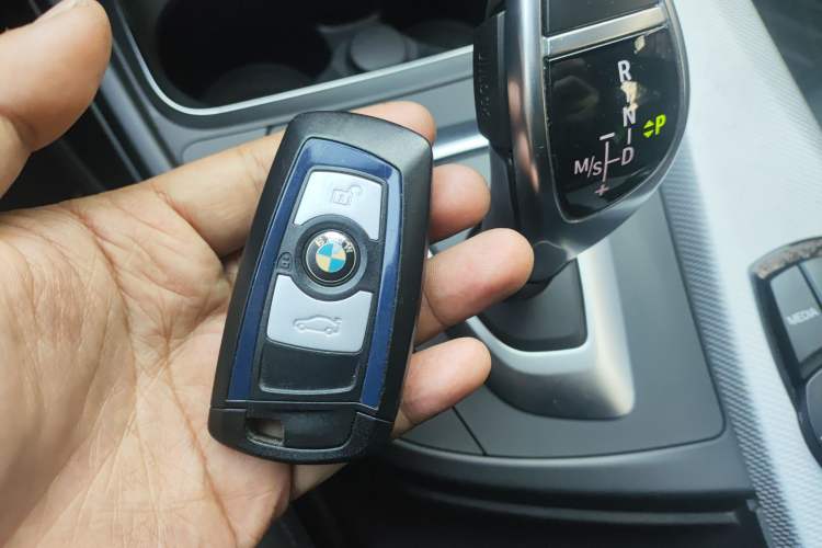 Used BMW 3 Series 2018 320i M Sport Package Vehicle Key
