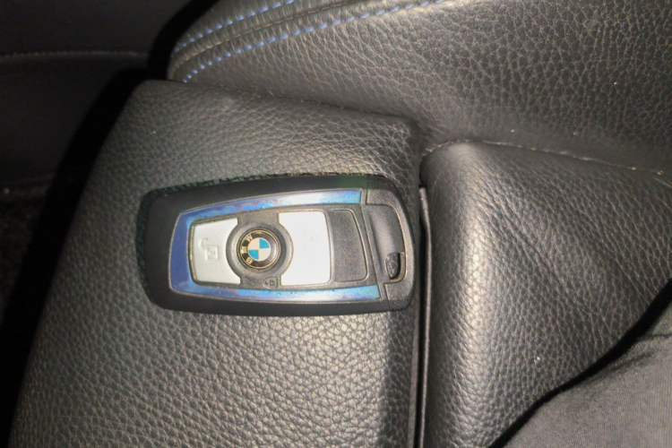 Used BMW 3 Series 2018 320i M Sport Package Vehicle Key