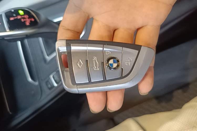 Used BMW 3 Series 2018 320i M Sport Package Vehicle Key