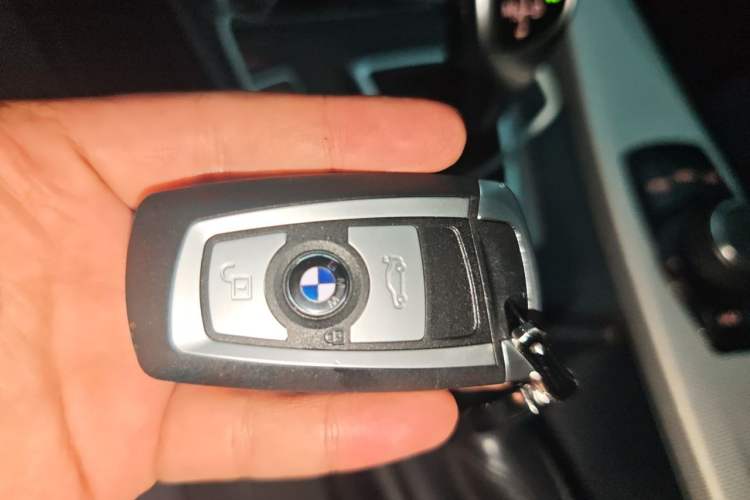 Used BMW 3 Series 2018 320i M Sport Package Vehicle Key