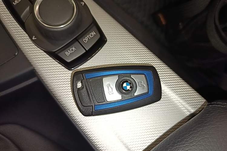 Used BMW 3 Series 2018 320i M Sport Package Vehicle Key