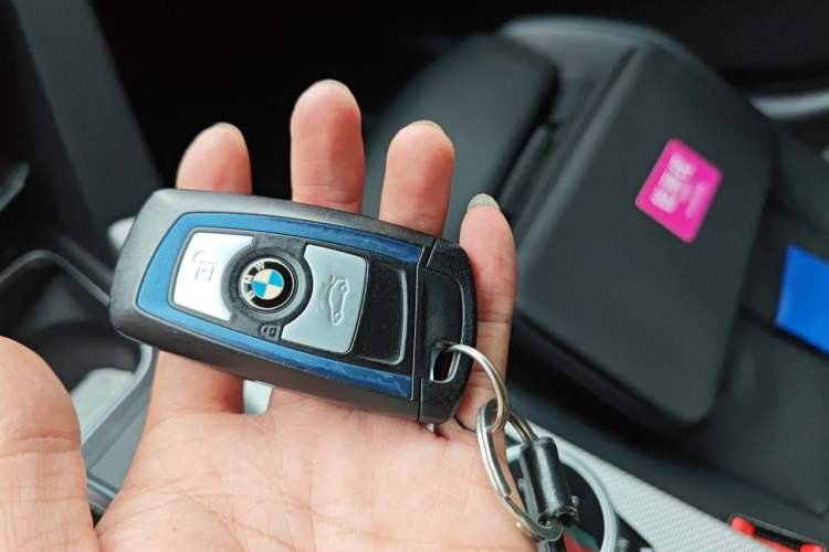 Used BMW 3 Series 2018 320i M Sport Package Vehicle Key