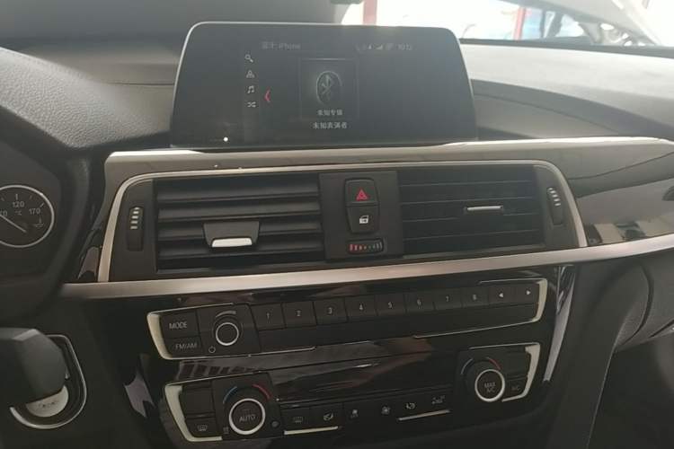 Used BMW 3 Series 2018 320Li Fashion Model Audio And AC Panel