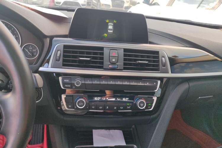 Used BMW 3 Series 2018 320Li Fashion Model Audio And AC Panel