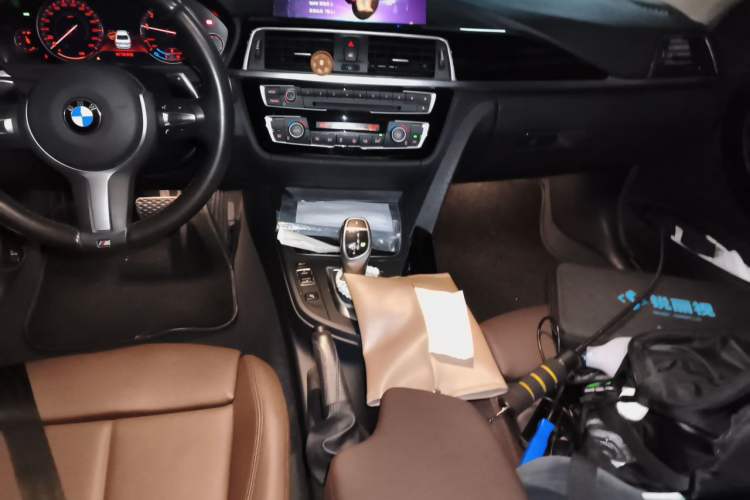 Used BMW 3 Series 2018 320Li Leading Model M Sport Package Audio And AC Panel