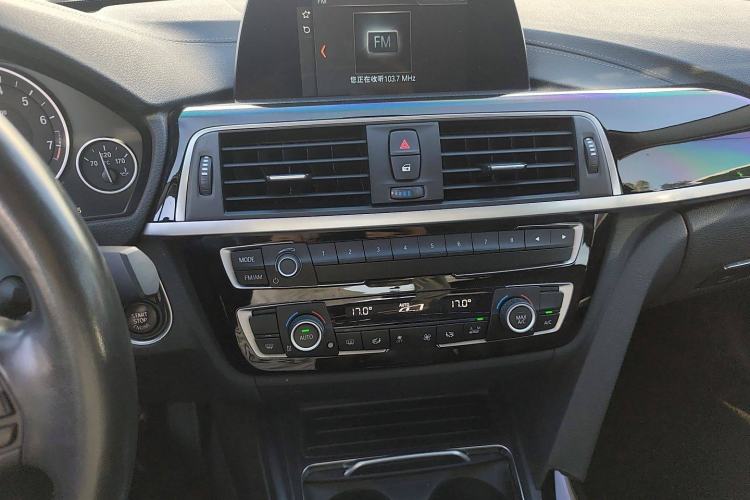 Used BMW 3 Series 2018 320Li Fashion Model Audio And AC Panel