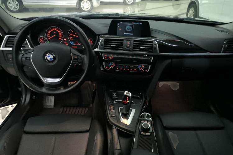 Used BMW 3 Series 2018 320Li Fashion Model Center Console
