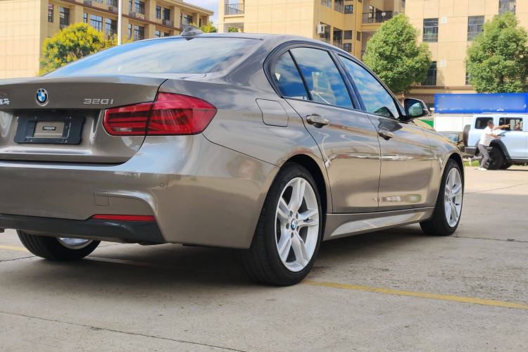 Used BMW 3 Series 2018 320i M Sport Package Exterior 9