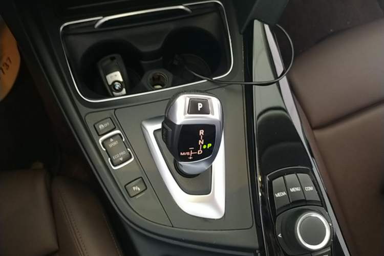 Used BMW 3 Series 2018 320Li Fashion Model Gear Lever