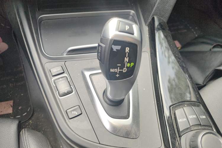 Used BMW 3 Series 2018 320Li Fashion Model Gear Lever
