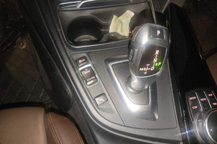 Used BMW 3 Series 2018 320Li Fashion Model Gear Lever