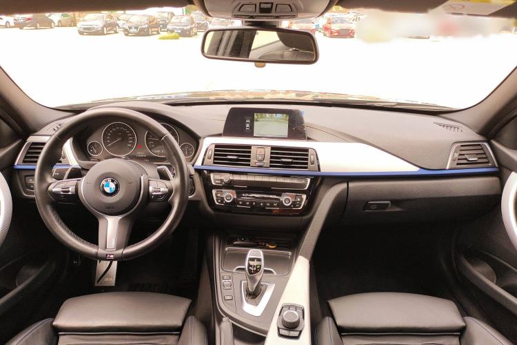 Used BMW 3 Series 2018 320i M Sport Package Interior 14