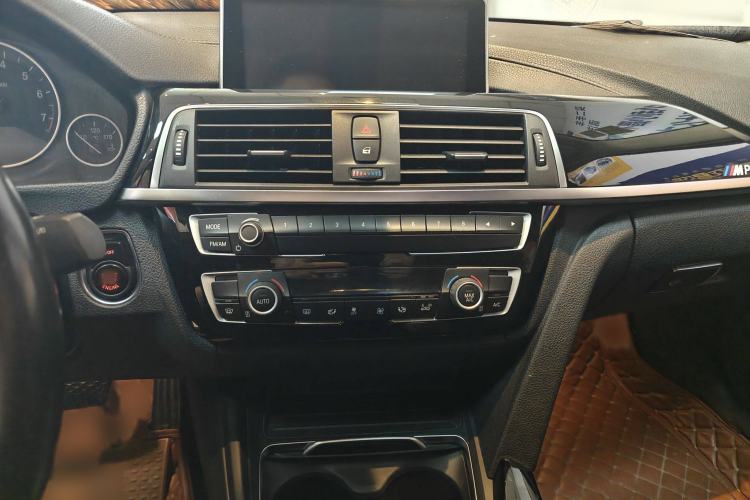 Used BMW 3 Series 2018 320Li Fashion Model Interior 3