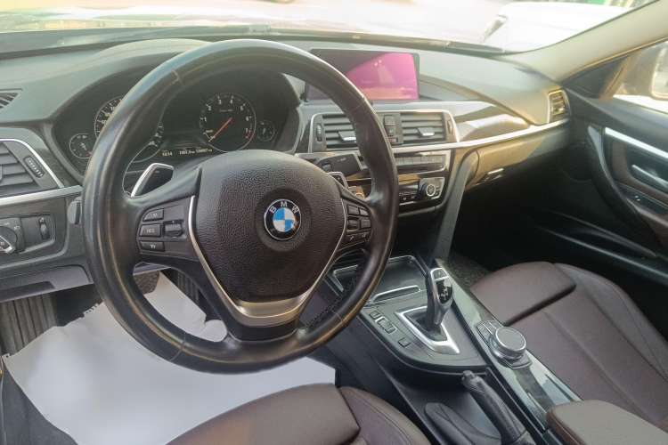 Used BMW 3 Series 2018 320Li Leading Luxury Package Interior 3
