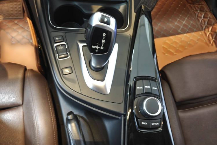 Used BMW 3 Series 2018 320Li Fashion Model Interior 4
