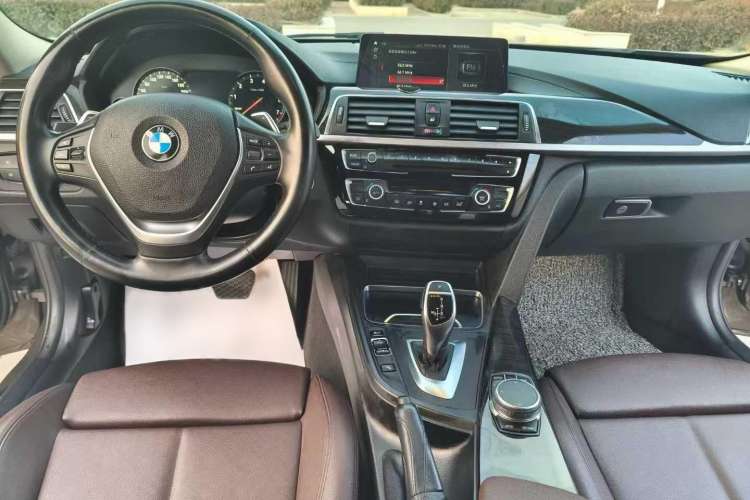 Used BMW 3 Series 2018 320Li Leading Luxury Package Interior 4