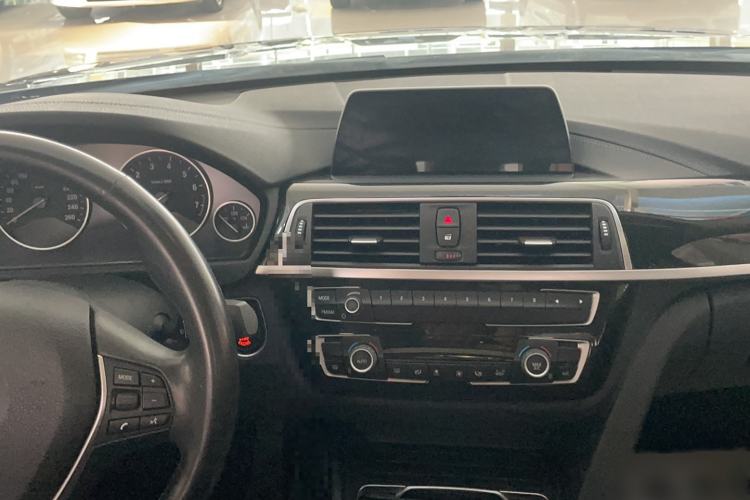 Used BMW 3 Series 2018 320Li Fashion Model Interior 5