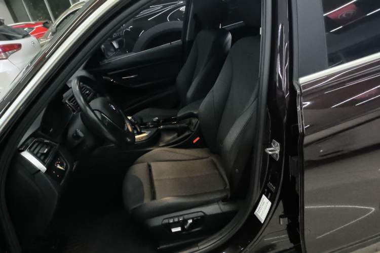 Used BMW 3 Series 2018 320Li Fashion Model Left Front Seat