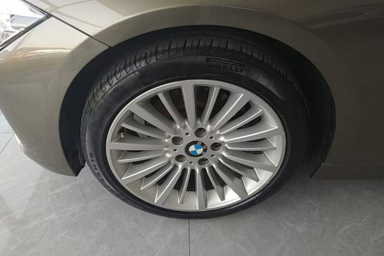 Used BMW 3 Series 2018 320Li Fashion Model Left Front Wheel Hub