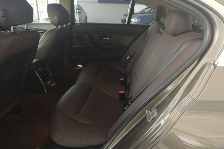 Used BMW 3 Series 2018 320Li Fashion Model Left Rear Seat
