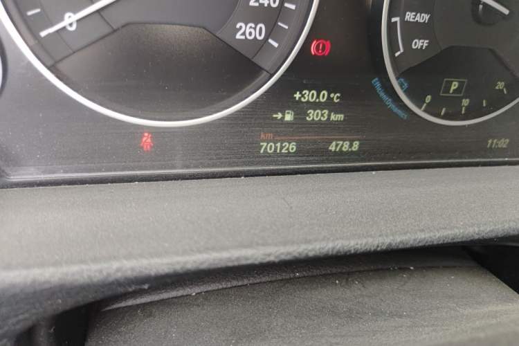 Used BMW 3 Series 2018 320Li Fashion Model Odometer Close Up