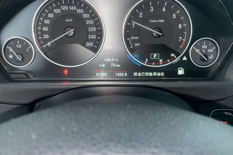 Used BMW 3 Series 2018 320Li Fashion Model Odometer Close Up