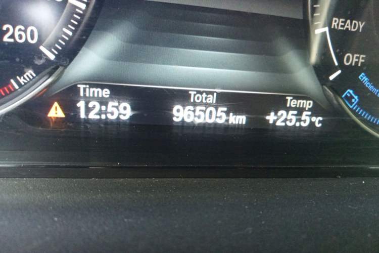Used BMW 3 Series 2018 330Li M Sport Shadow Edition Odometer Close Up