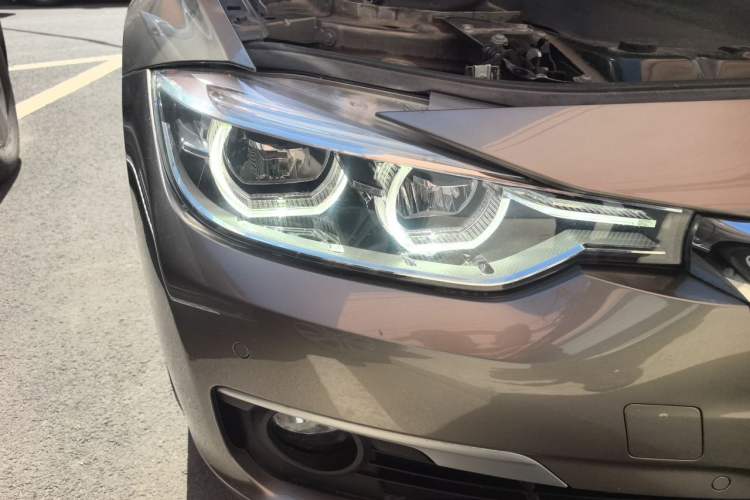 Used BMW 3 Series 2018 320Li Fashion Model Right Front Headlight