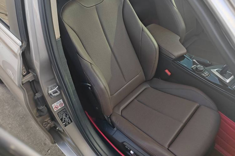 Used BMW 3 Series 2018 320Li Fashion Model Right Front Seat