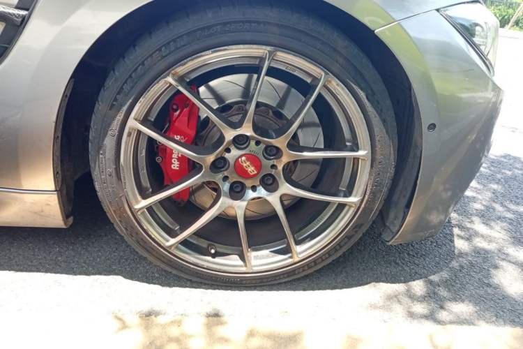 Used BMW 3 Series 2018 330Li M Sport Shadow Edition Right Front Wheel Hub