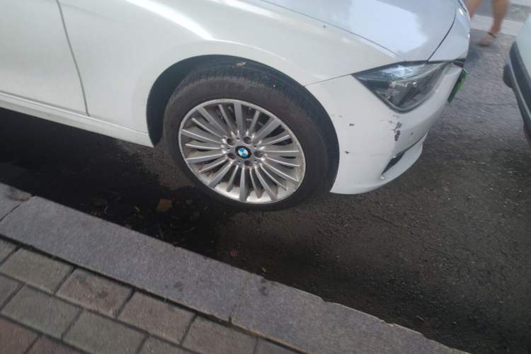 Used BMW 3 Series 2018 320Li xDrive Fashion Model Right Front Wheel Hub