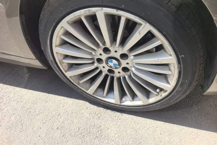 Used BMW 3 Series 2018 320Li Fashion Model Right Front Wheel Hub