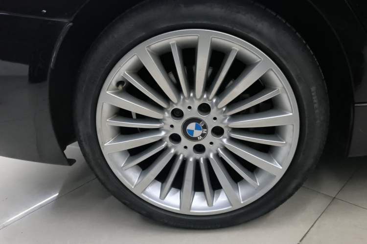 Used BMW 3 Series 2018 320Li Fashion Model Right Rear Wheel Hub