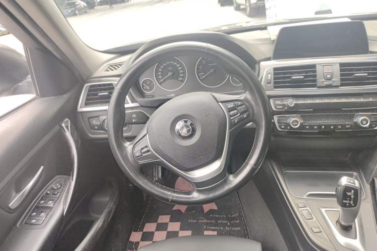Used BMW 3 Series 2018 320Li Fashion Model Steering Wheel