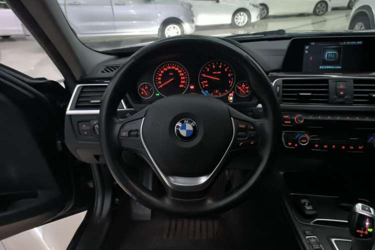 Used BMW 3 Series 2018 320Li Fashion Model Steering Wheel