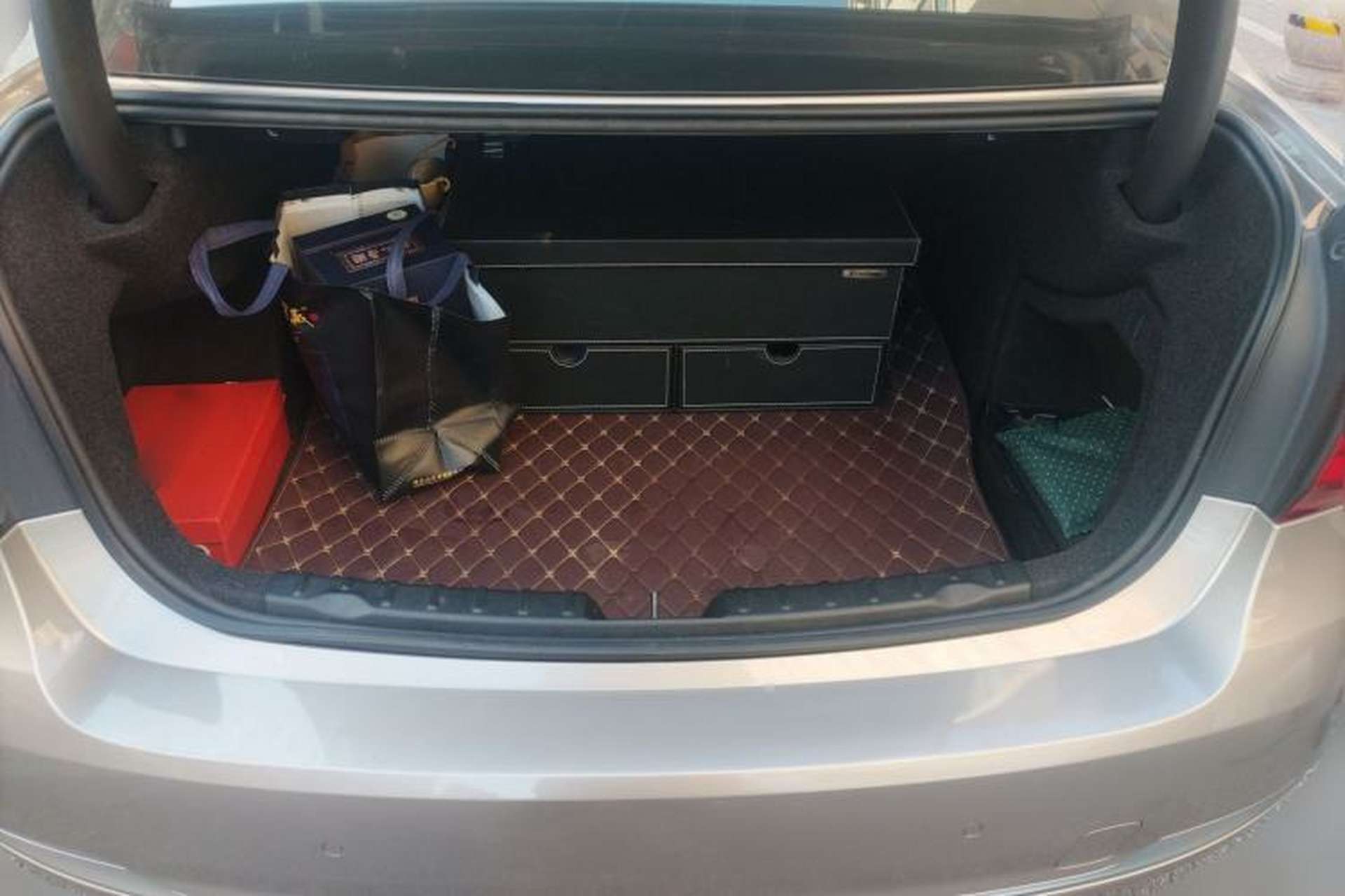 Used BMW 3 Series 2018 320Li Fashion Model Trunk
