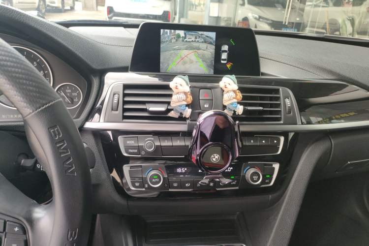 Used BMW 3 Series 2018 320Li Fashion Model Audio And AC Panel