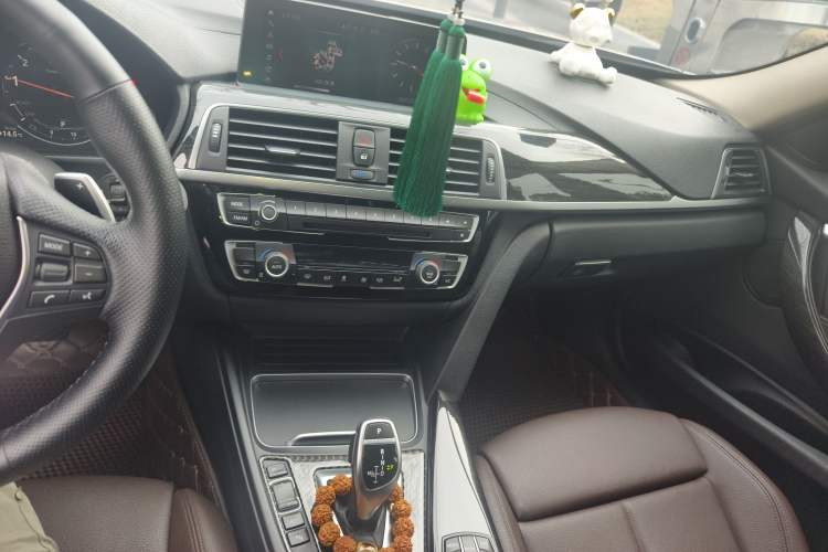 Used BMW 3 Series 2018 320Li Leading Luxury Package Audio And AC Panel