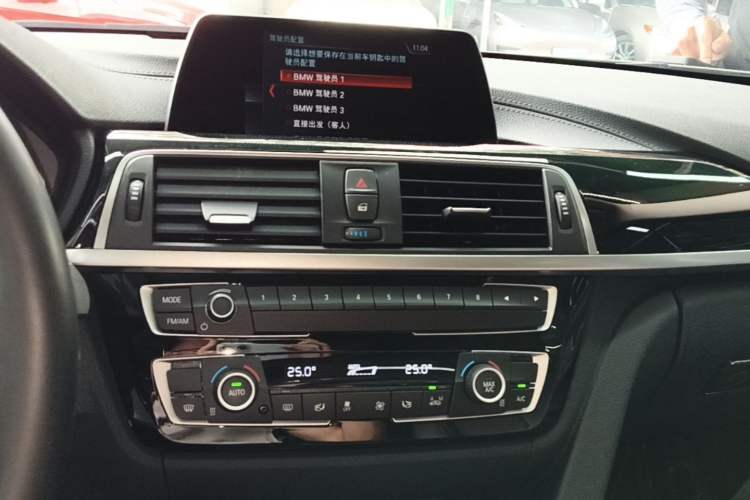 Used BMW 3 Series 2018 320Li Fashion Model Audio And AC Panel