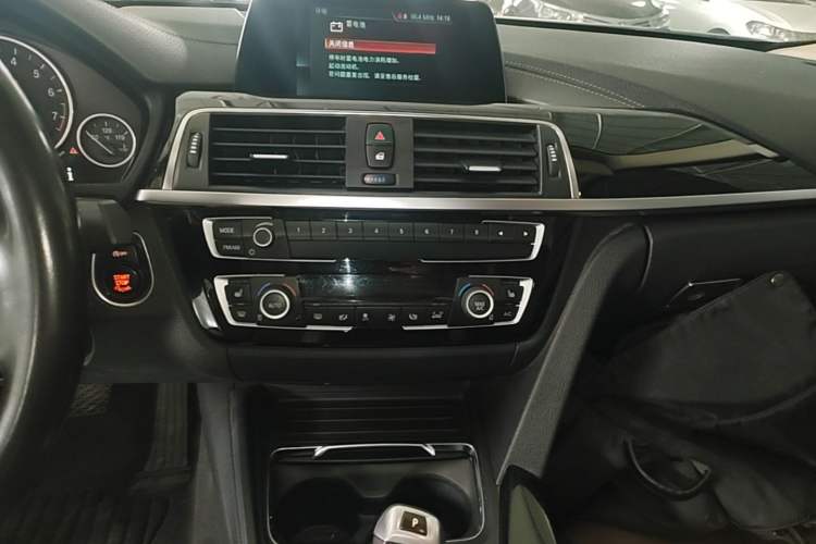 Used BMW 3 Series 2018 320Li Fashion Model Audio And AC Panel