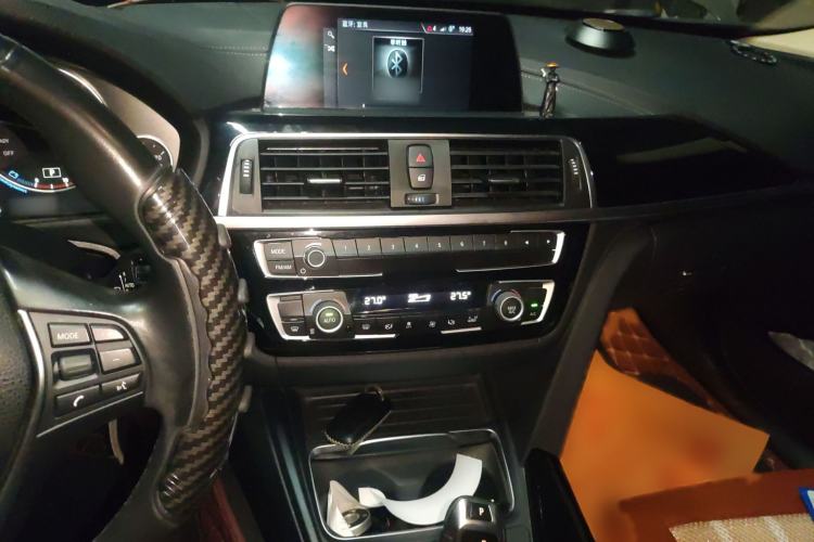 Used BMW 3 Series 2018 320Li Fashion Model Audio And AC Panel