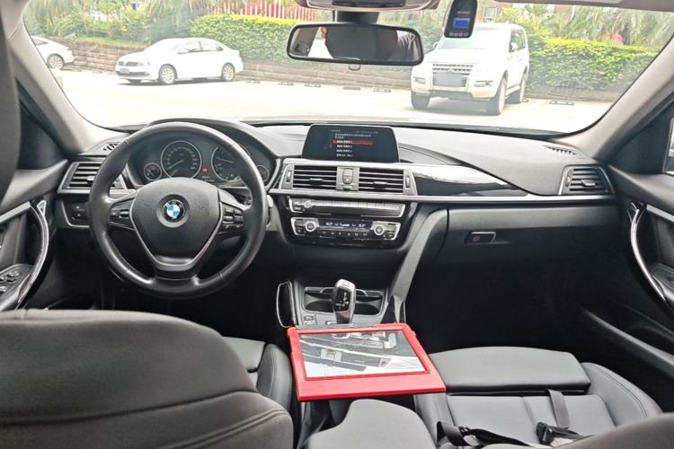 Used BMW 3 Series 2018 318Li Center Console