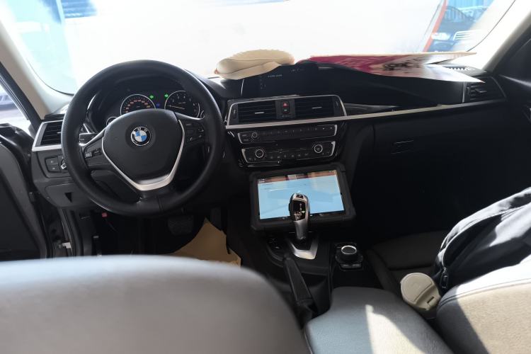 Used BMW 3 Series 2018 320Li Fashion Model Center Console