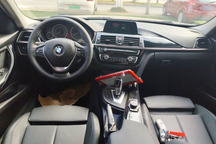 Used BMW 3 Series 2018 318Li Center Console