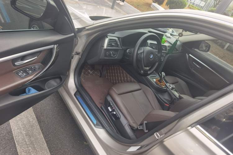 Used BMW 3 Series 2018 320Li Leading Luxury Package Driver Seat
